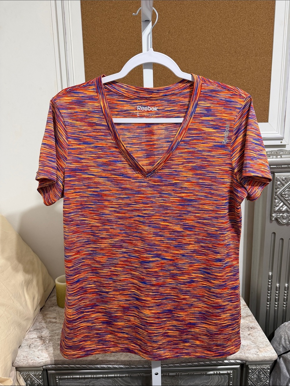 Reebok V-neck Top Size L